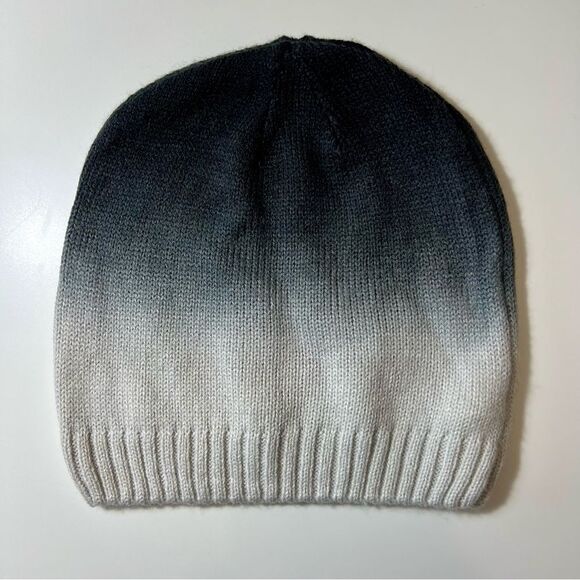 OLD NAVY EUC Winter Beanie Hat Dark to Light Gray Ombré - Picture 1 of 6